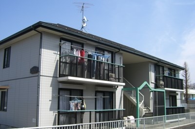 ＪＲ中央線 高尾駅 バス乗車時間：6分 最寄りバス停で下車 徒歩1分 築34年