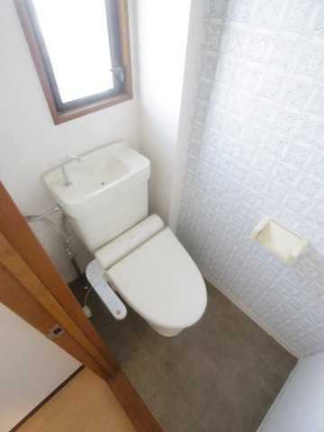 西武池袋線 清瀬駅 徒歩13分 3階建 築36年のトイレ写真