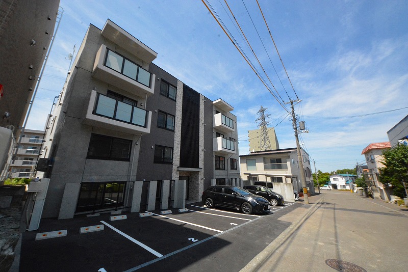 地下鉄南北線 南平岸駅 徒歩8分 築6年
