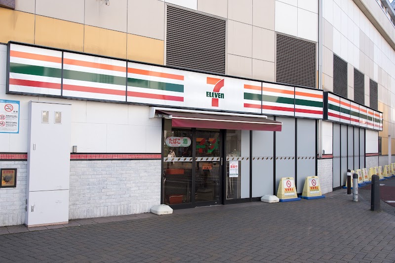 コンビニ　セブンイレブン 小田急喜多見店（コンビニ）まで193m