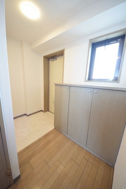 玄関　お問合せはタウンハウジングまで！※現地待合わせ相談可能
