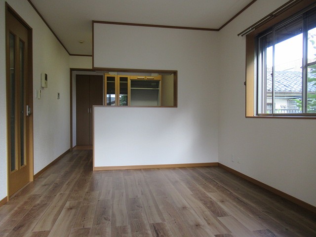 居室・リビング　対面式のキッチンが嬉しい東南角部屋LDKです♪