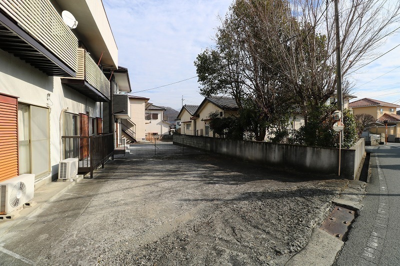 【ビラージュ千塚の駐車場】