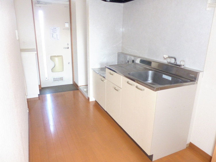 キッチン　居室側から撮影！