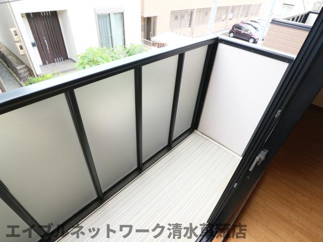 バルコニー　バルコニーからの眺めを楽しみながら食事をしませんか