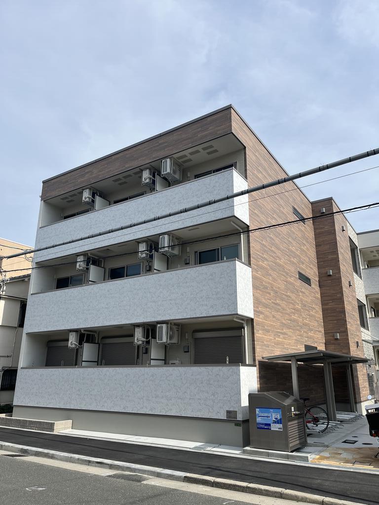 建物外観　※同タイプ同モデルの写真を使用