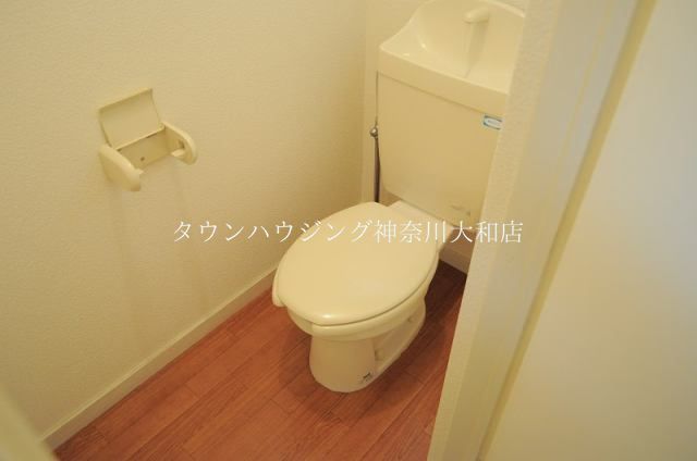【横浜市泉区上飯田町のアパートのトイレ】