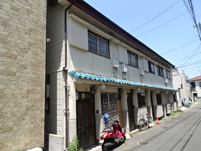 茨木市竹橋町のアパートの建物外観