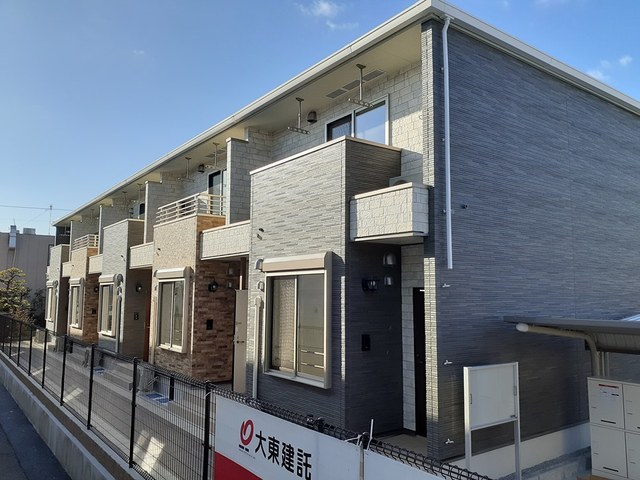姫路市網干区新在家のアパートの建物外観