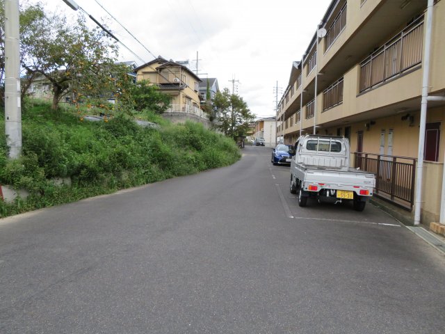 【コーポ衣川の駐車場】