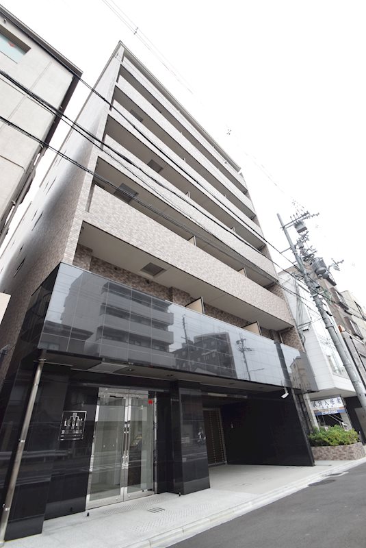 【京都市上京区藁屋町のマンションの建物外観】