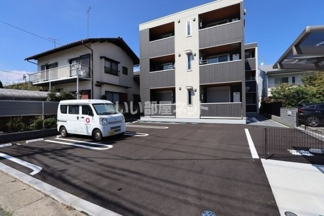 【水戸市白梅のアパートの駐車場】