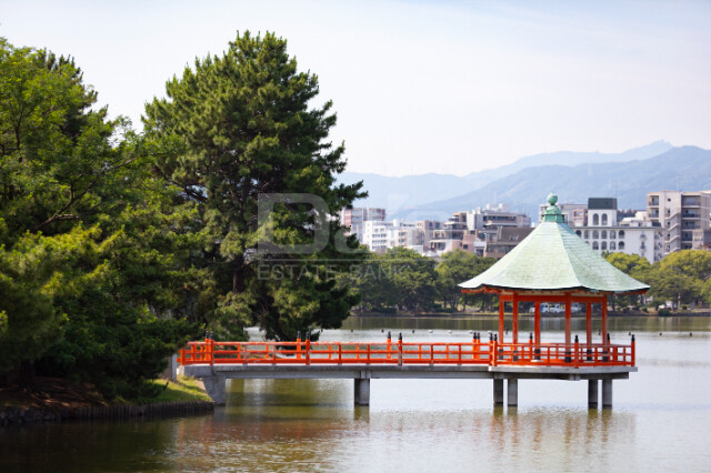 【警固ビューアパートメントの公園】