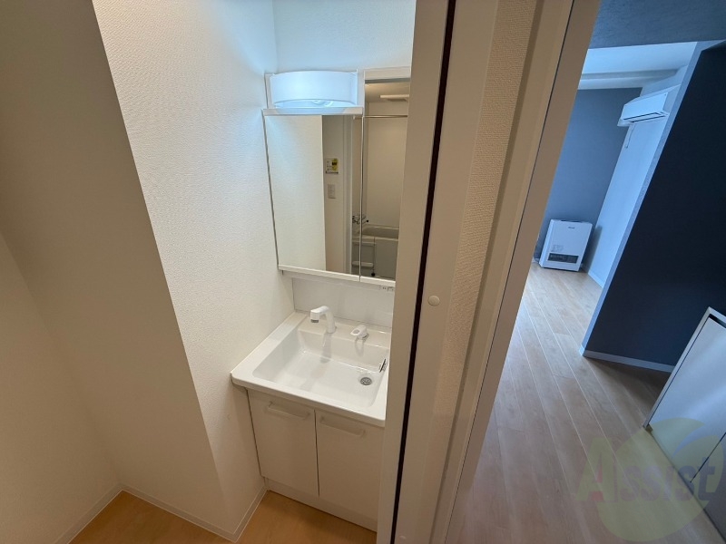 洗面設備　お風呂になります。一日の疲れを癒してくださいね。