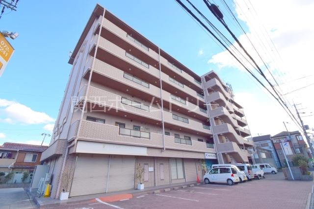 寝屋川市田井西町のマンションの建物外観