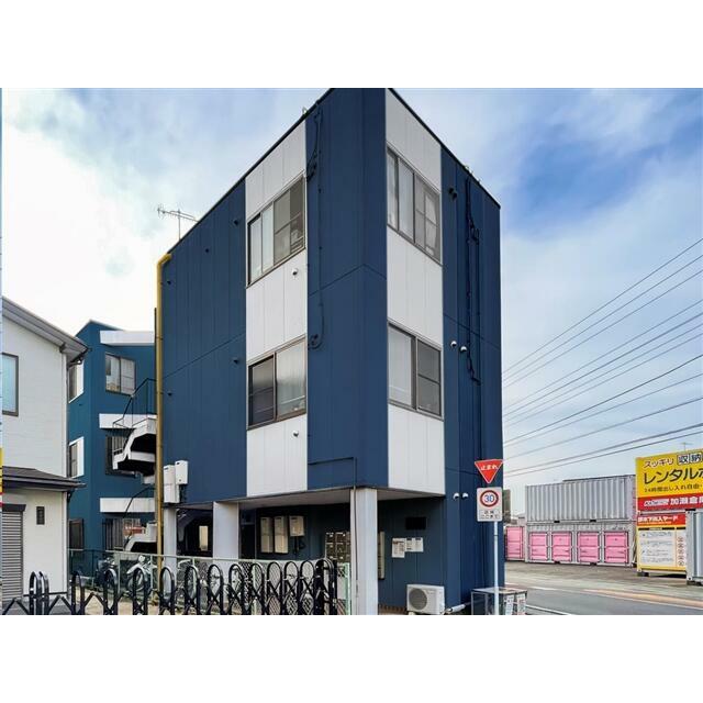 厚木市下川入のアパートの建物外観