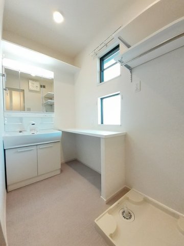 洗面設備　忙しい朝には欠かせない洗面所です