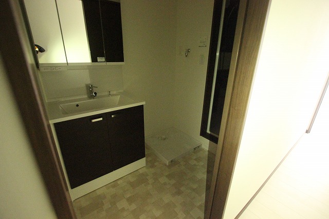 洗面設備　同物件別号室のものです。