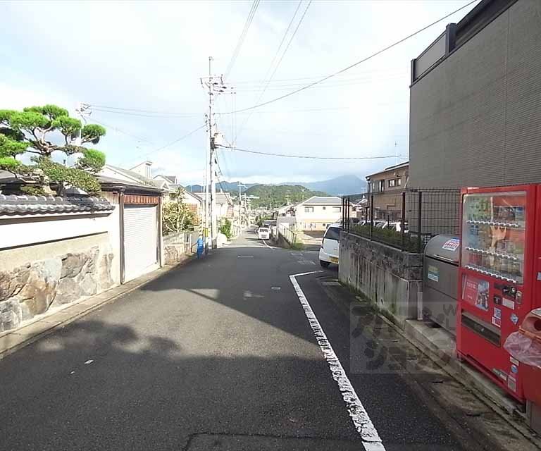 その他　前面道路です。
