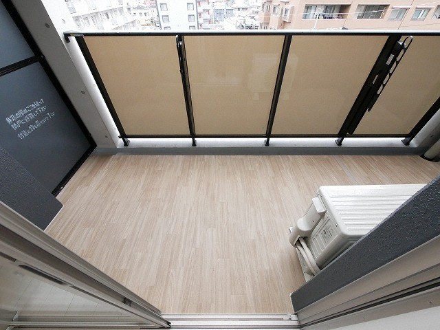 バルコニー　陽当たり良好なバルコニーです