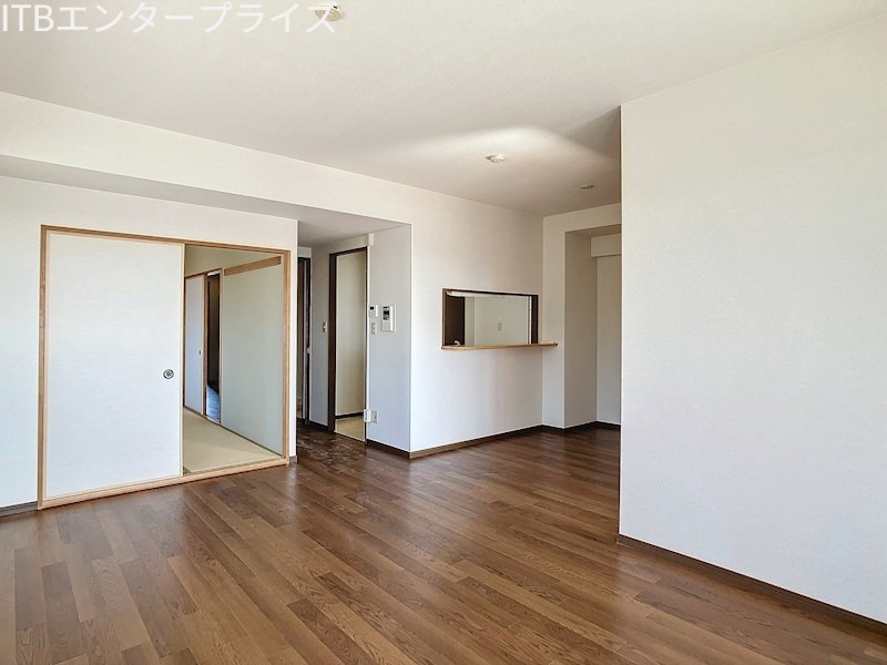 ベルジュ成子坂の居間写真