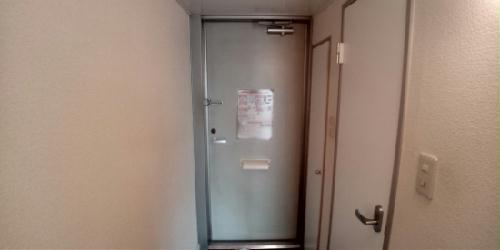 玄関　床はフローリング仕様になっています！お掃除簡単！