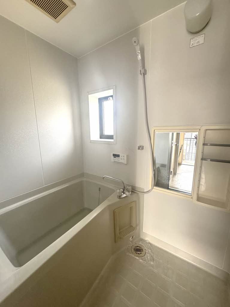 バス・シャワールーム　バスルーム