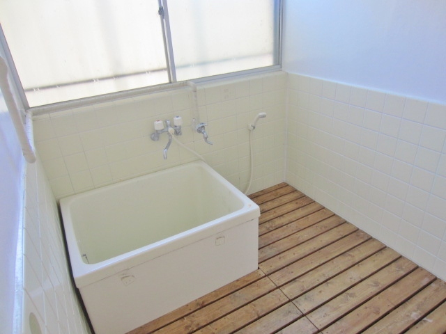 バス・シャワールーム　窓のある明るい浴室です★