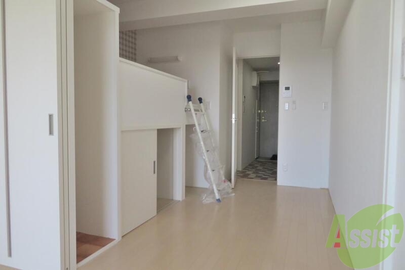 その他部屋・スペース　寝室はこうなっています。白い壁が清潔感あって良いですね。