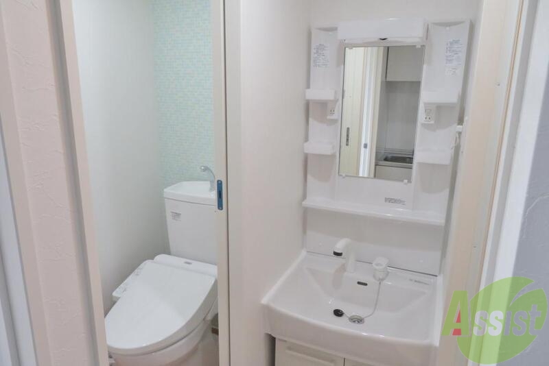 洗面設備　きらきら光る独立洗面が使い易そうですね。