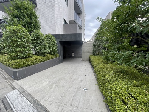 エントランス　エントランス