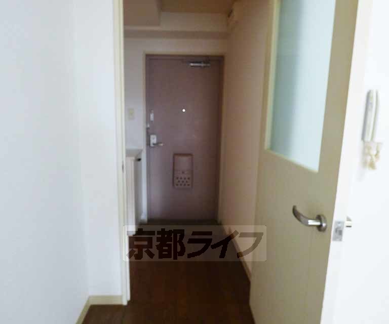 玄関　開放的な玄関です。