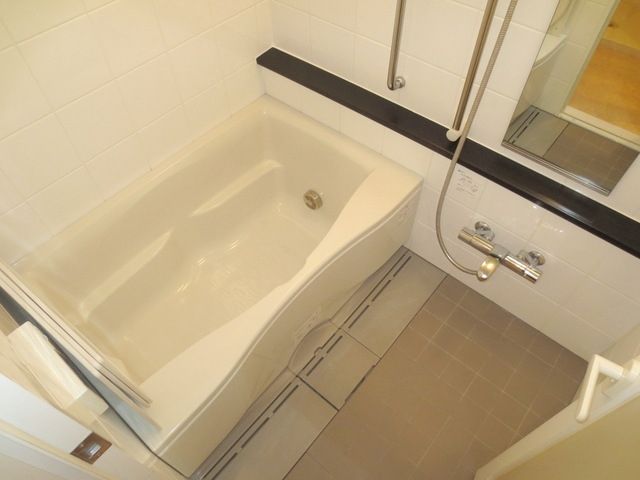 バス・シャワールーム　大きい浴槽★