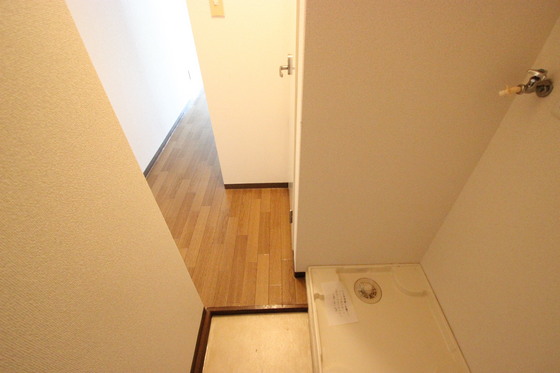 玄関　※別号室の写真です