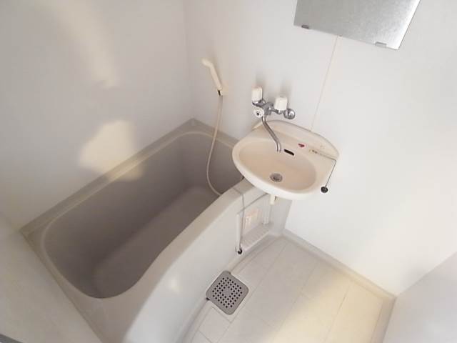 バス・シャワールーム　1日の疲れを癒しましょう。