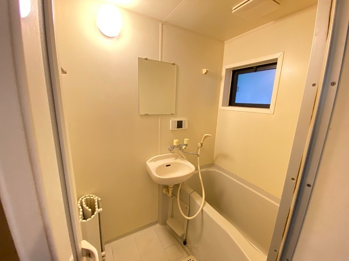 バス・シャワールーム　追い焚き付きです。