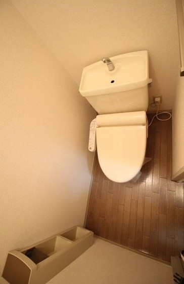 トイレ　※他号室の写真です