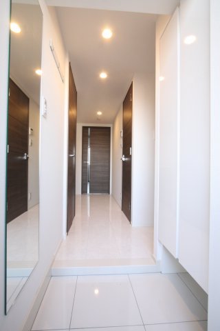 玄関　弊社は都内全域の物件をご紹介可能です！