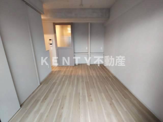 居室・リビング　こちらの居間で趣味の時間をお楽しみください