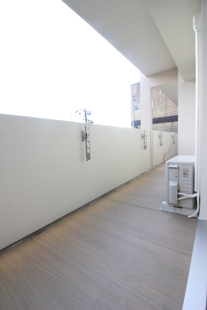 バルコニー　バルコニー（同タイプ２０２号室参考写真）