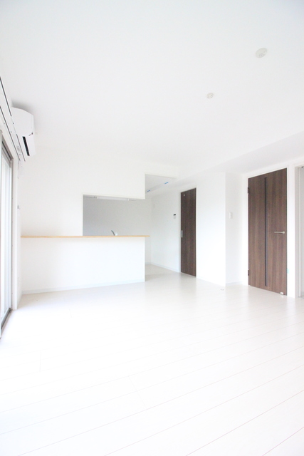 居室・リビング　１５帖の広々ＬＤＫ（同タイプ２０２号室参考写真）