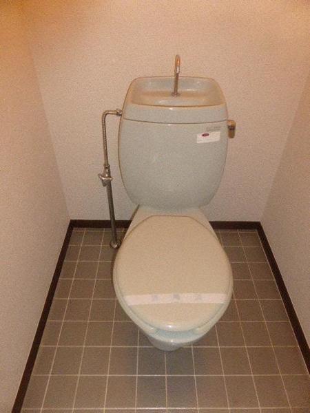 トイレ　リノベーション前