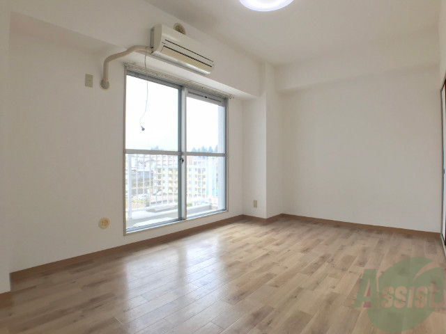 居室・リビング　フローリングなのでお掃除がしやすそうですね。