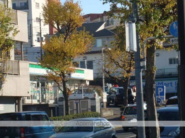 コンビニ　ファミリーマート（コンビニ）まで453m