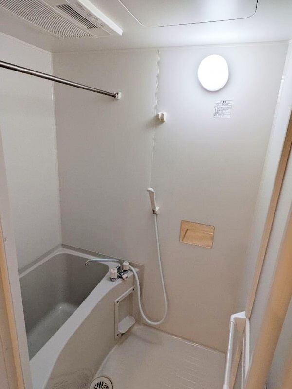 バス・シャワールーム　雨の日でも安心の浴室乾燥機付きです♪