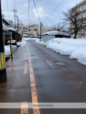 その他　前面道路（その他）まで0m