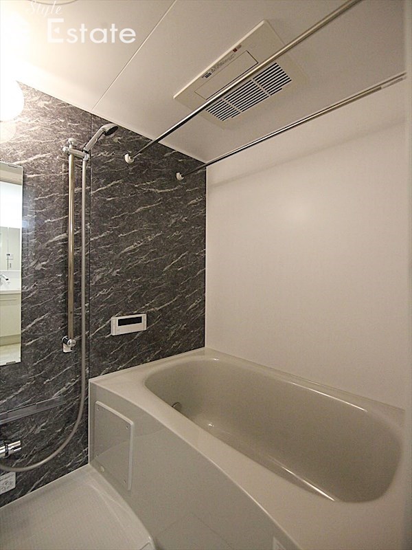 バス・シャワールーム　バスルーム