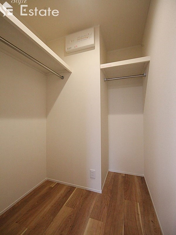 収納　ウォークインクローゼット