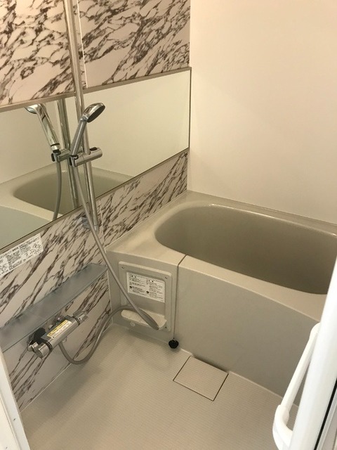 バス・シャワールーム