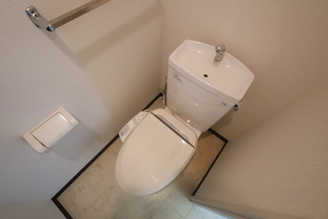 トイレ　別号室の写真です